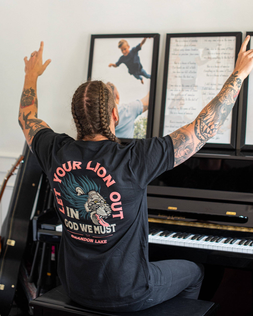 Brandon Lake "Let Your Lion Out" Tee: M